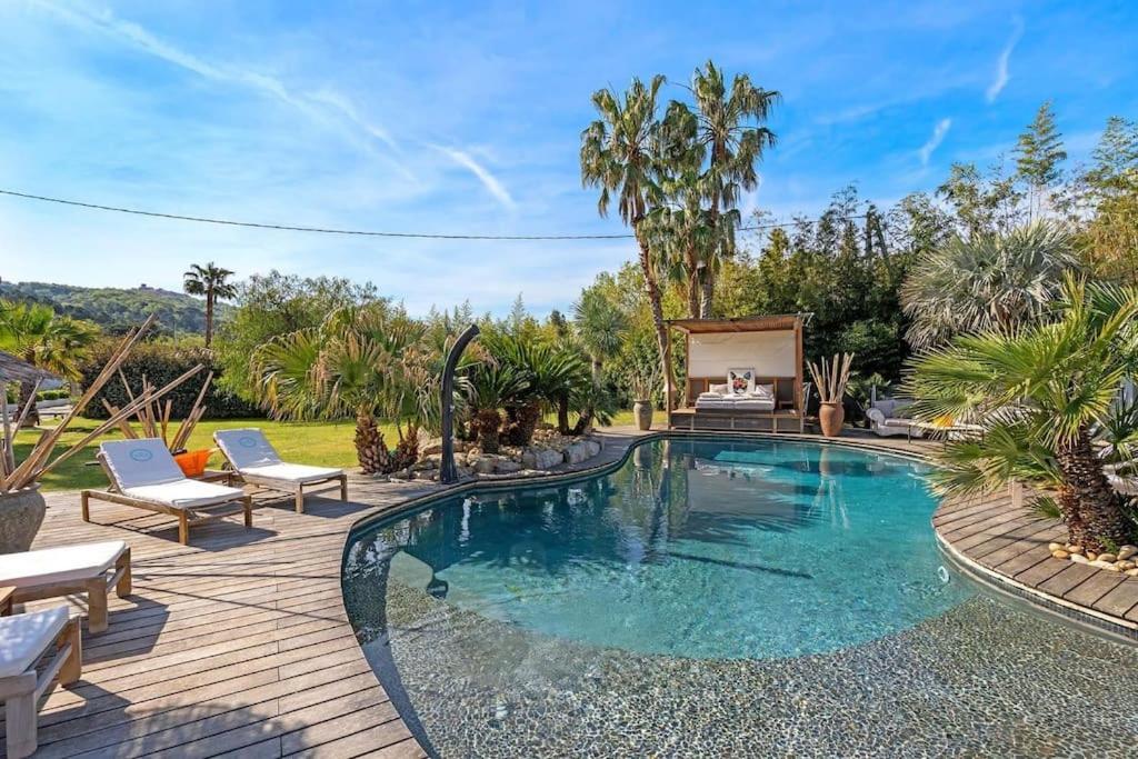 Grande Villa St-Tropez Area Avec Piscine Chauffee กาสแซ็ง ภายนอก รูปภาพ