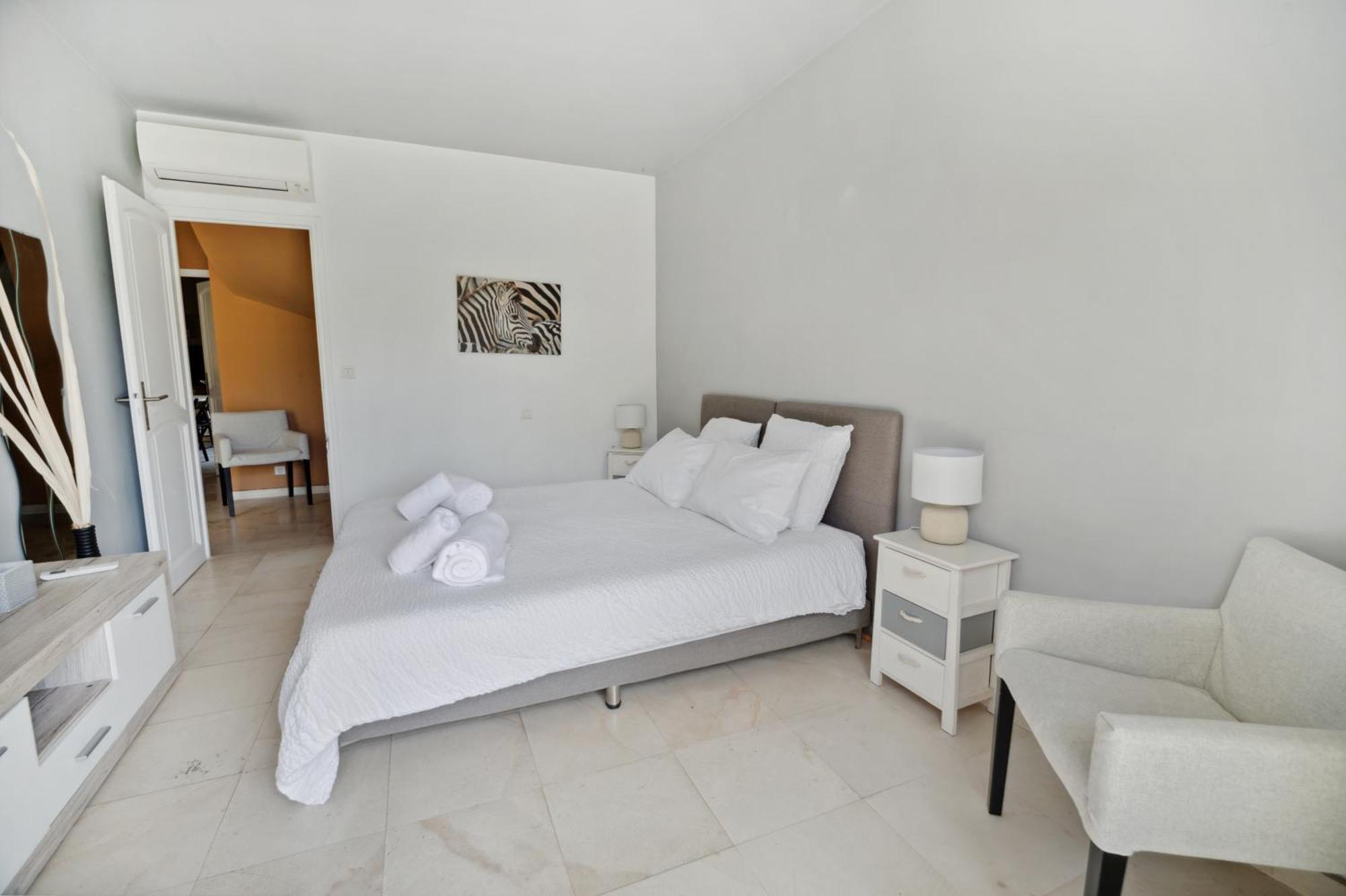 Grande Villa St-Tropez Area Avec Piscine Chauffee กาสแซ็ง ภายนอก รูปภาพ
