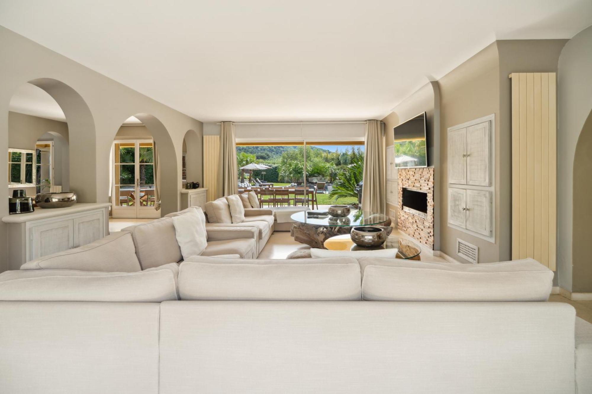 Grande Villa St-Tropez Area Avec Piscine Chauffee กาสแซ็ง ภายนอก รูปภาพ